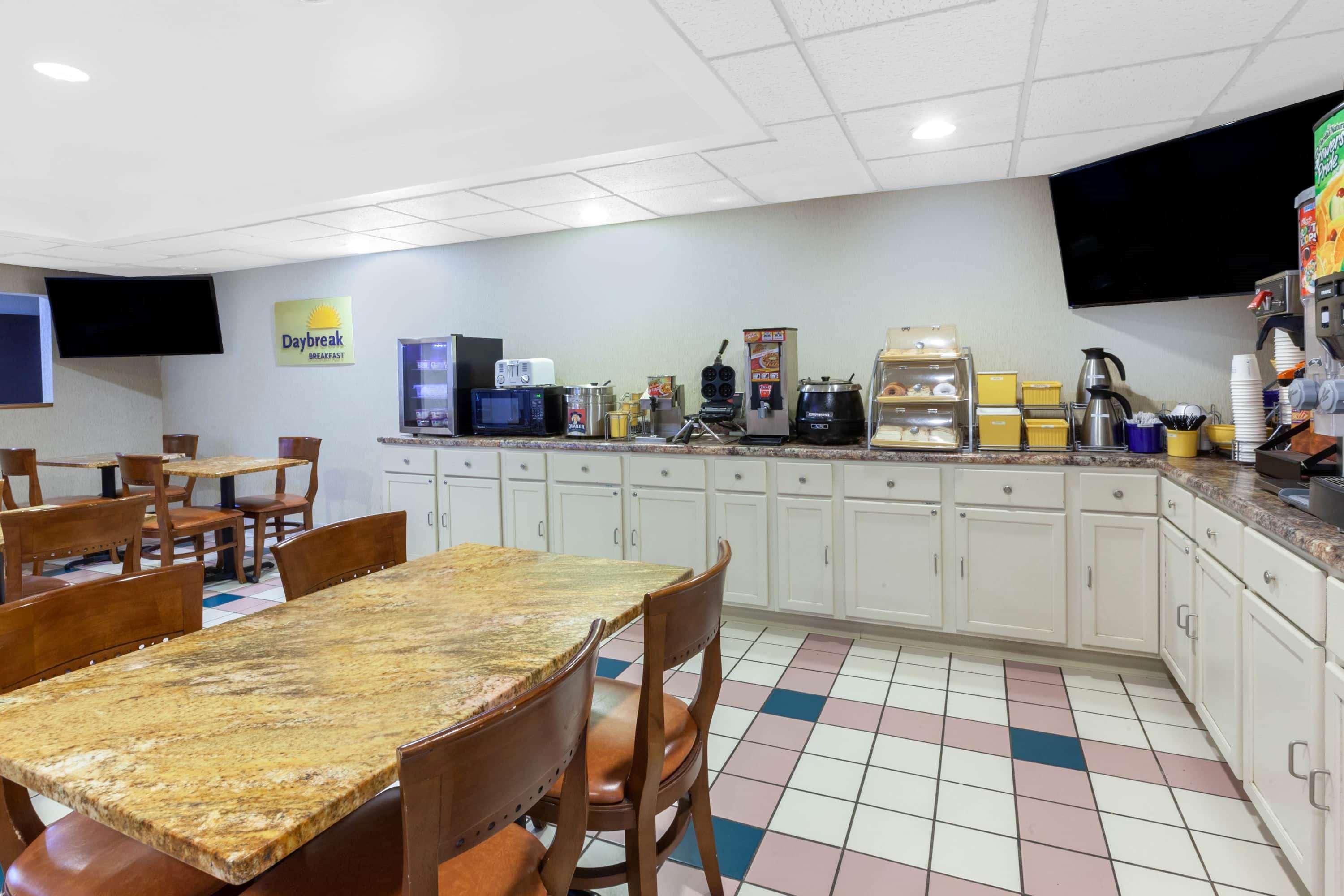 Days Inn By Wyndham Milan Sandusky South Bagian luar foto