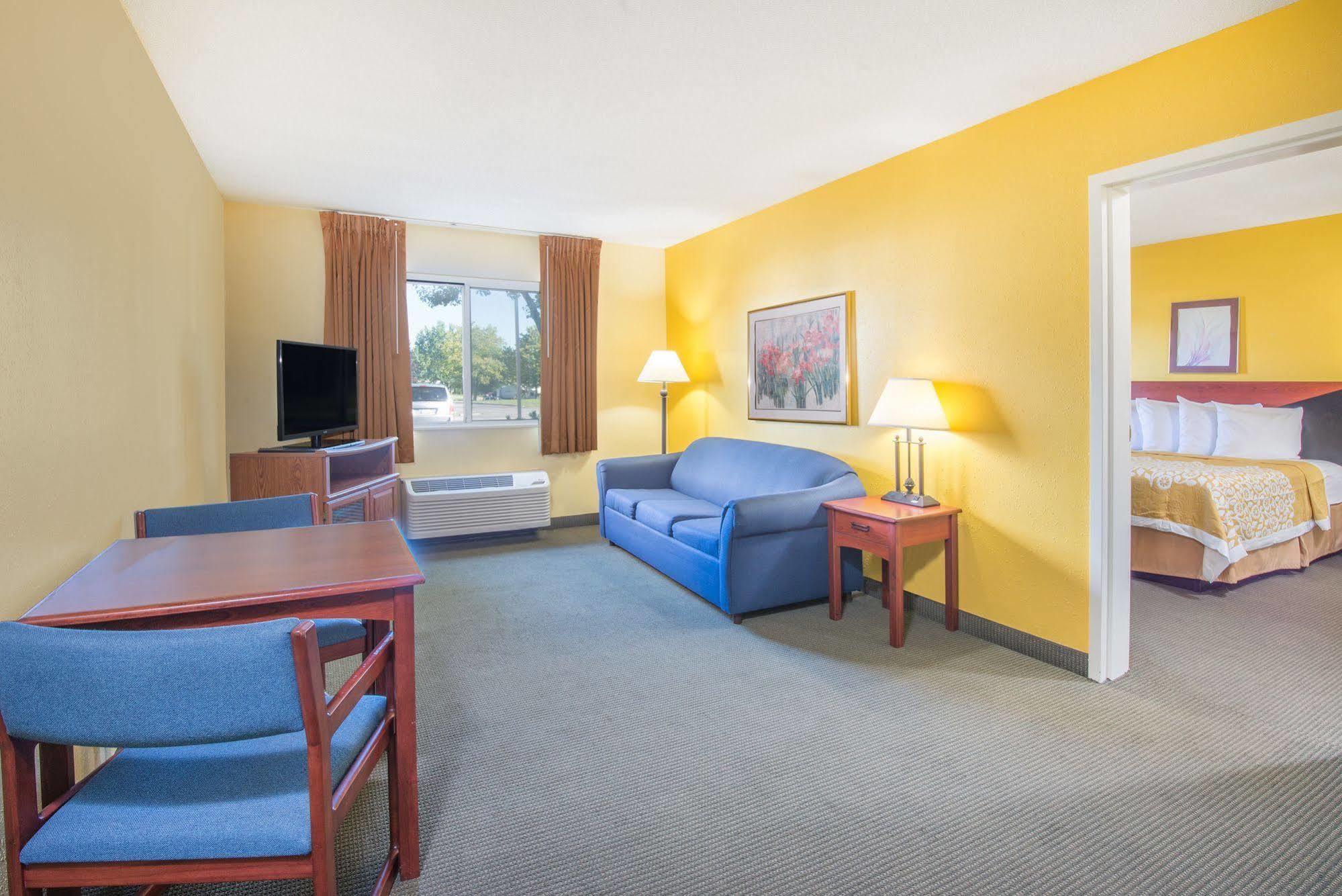 Days Inn By Wyndham Milan Sandusky South Bagian luar foto