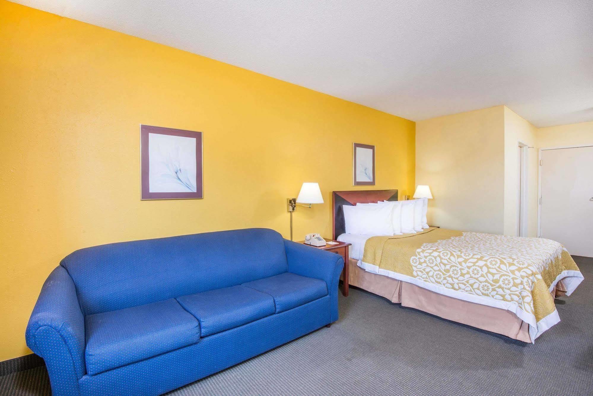 Days Inn By Wyndham Milan Sandusky South Bagian luar foto