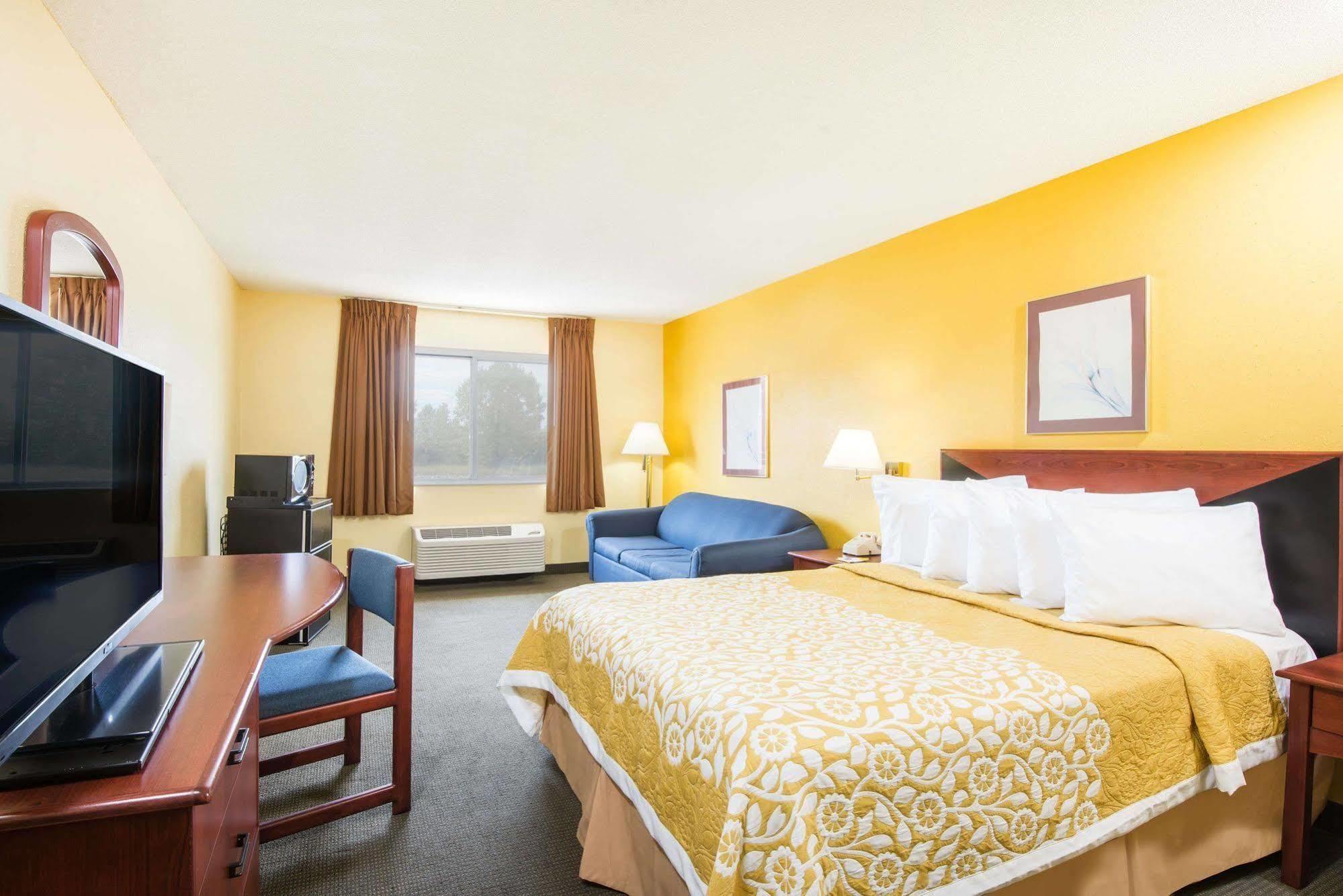 Days Inn By Wyndham Milan Sandusky South Bagian luar foto