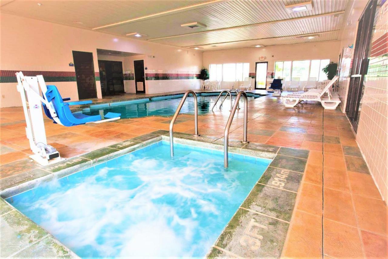 Days Inn By Wyndham Milan Sandusky South Bagian luar foto